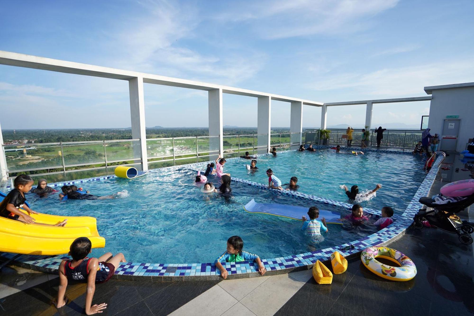 H Elite Design Hotel Kota Bharu Exterior photo